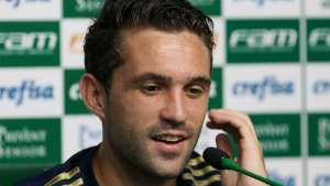 Allione vê confusões em clássicos com Santos como fator motivador para Palmeiras