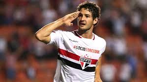 Ataíde promete 'engenharia financeira' para manter Alexandre Pato no São Paulo