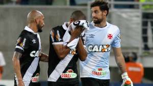 Vasco se afunda, Joinville vai junto e Goiás 