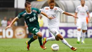 Santos pode atravessar XV em negociação com Ronaldo Mendes, meia que “jogou de graça” no Guarani