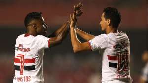 Ganso diz que continua no São Paulo, mas 'não fecha portas' para outros clubes