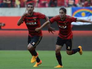 Incerteza sobre Lucas Lima faz Santos ir atrás de meia Régis do Sport