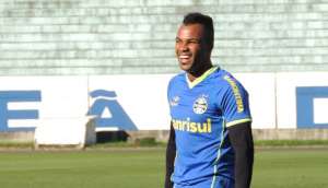 Santos estuda troca de Galhardo por Fernandinho, do Grêmio