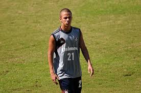 Sem Fred, Fluminense é escalado com Marcos Junior e sem atacante fixo