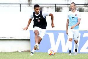 Série B: Martelotte tem indefinição entre volante e meia mas garante Santa Cruz ofensivo