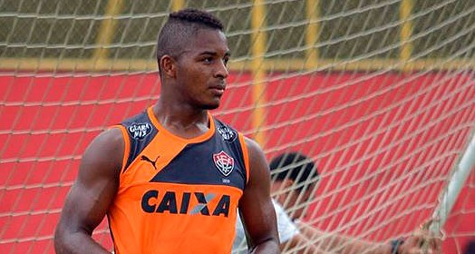Rafaelson desbancou Élton e será titular pela primeira vez no Vitória