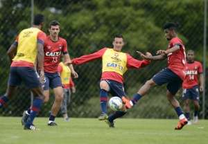 Atlético-PR x Avaí -  Leão tem confronto difícil fora de casa para fugir do Z4