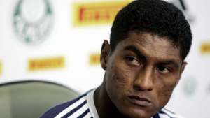 Max, atacante ex-Palmeiras, e Igor, zagueiro do Vila Nova, estão na mira do Guarani