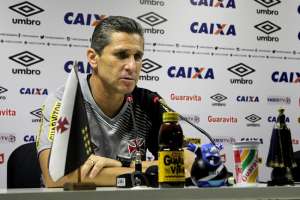 Jorginho confia que Vasco 'trará de novo a confiança' se vencer domingo