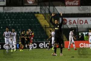Figueirense x Atlético-MG - Catarinenses querem se aproveitar do 'abalado' Galo