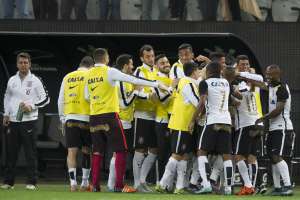 Corinthians 2 x 1 Coritiba - Timão se aproxima do hexa e inúmeros recordes!