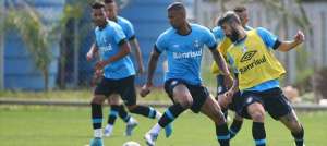 Bobô sente lesão e desfalca Grêmio contra Sport no Recife