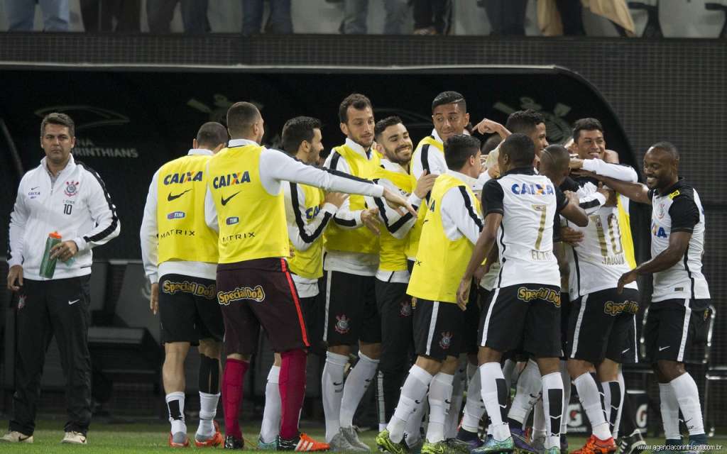 Tite cobrou seriedade no intervalo para o Corinthians - Daniel Augusto Jr./Agência Corinthians