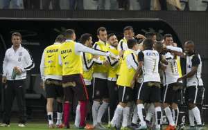 Tite prefere não festejar título antes da hora no Corinthians