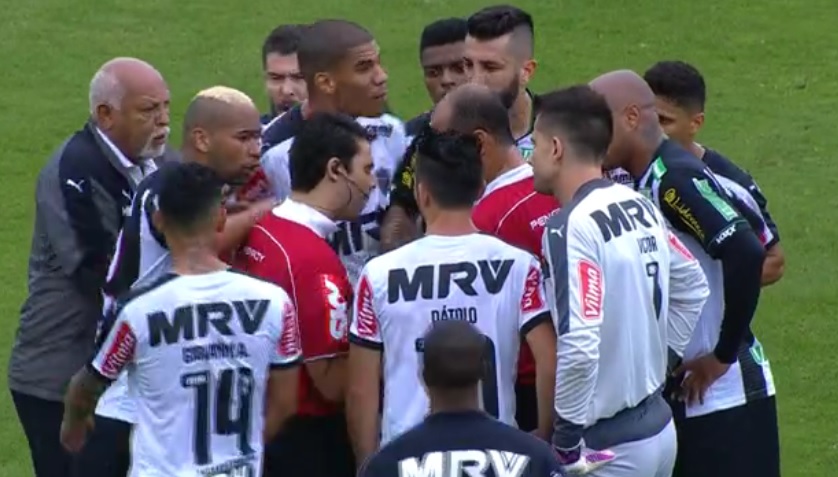 Marcelo Aparecido de Souza teve uma arbitragem bastante polêmica no Orlando Scarpelli