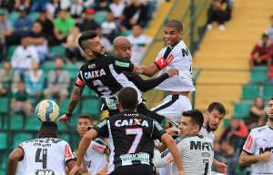 Atlético-MG vence e só adia festa do título do Corinthians