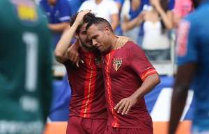 Luis Fabiano, do São Paulo, promete anunciar decisão sobre seu futuro até o próximo domingo