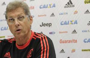 Oswaldo elogia Alan Patrick e brinca: 'Eu não jogo, vou comemorar com chope'