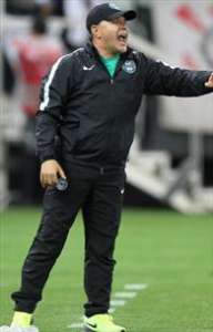 Coritiba volta atrás e confirma Pachequinho como técnico até o fim do ano