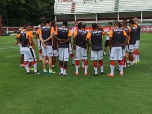 Série B: Escudeiro segue fora e Vitória perde zagueiro para 'decisão'