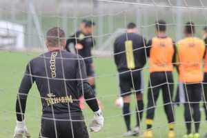 Série B: Roberto Cavalo escalará Criciúma apenas com jogadores 100%