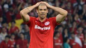 Nilton e Wellington, volantes do Inter, são flagrados no doping