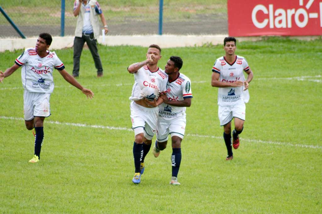 Paraíba comemorando o gol da virada