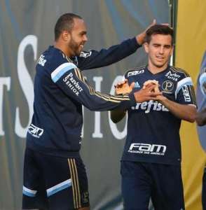 Pouco utilizados, Alecsandro e Mouche devem deixar o Palmeiras em 2016