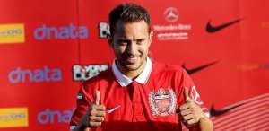 Grêmio e Internacional disputam Éverton Ribeiro