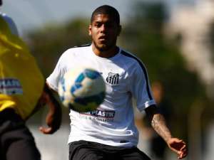 Com poucas chances, atacante Leandro não deve permanecer no Santos em 2016