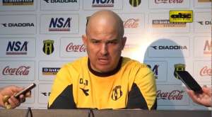 São Paulo ‘esquece’ Falcão e Cuca e pode contratar técnico do Guaraní, do Paraguai