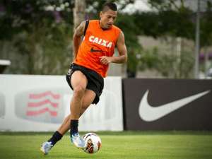 Longe de renovação, Ralf estuda trocar Corinthians pelo futebol árabe