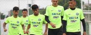 Coritiba treina focado somente no duelo de seis pontos diante do Goiás contra o rebaixamento no Brasileirão