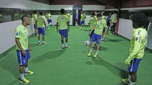 Eliminatórias: Com adiamento de jogo, Seleção só faz aquecimento no vestiário e volta ao hotel