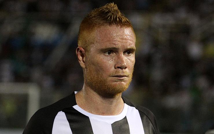 Charles retorna ao Ceará no confronto com o Vitória