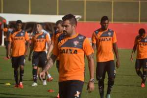 Série B: Escudero é relacionado e deve reforçar Vitória contra o Ceará