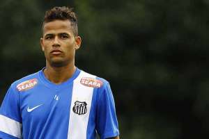 Geuvânio quer aproveitar chance para recuperar seu espaço no Santos