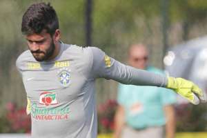 Alisson crê em bom duelo contra Guerrero e pede concentração à seleção