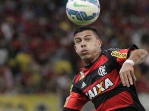 Lateral Ayrton se confunde e coloca Flamengo perto do Z4