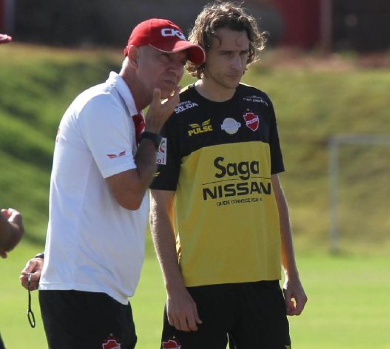 Zotte pode ganhar chance no time titular de Márcio Fernandes - O Popular