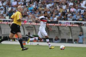 Série B: Perto do acesso, Daniel Costa quer pés no chão do Santa Cruz contra rebaixado Mogi Mirim