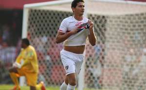 Presidente do Santos admite interesse em contratar Ganso