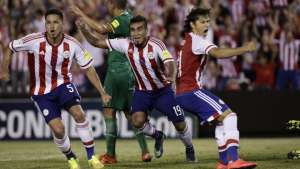 ELIMINATÓRIAS: Com gol de Lucas Barrios, Paraguai ganha de virada da Bolívia em quatro minutos