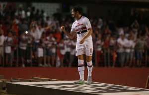 Pato ignora chance de G5 e revela torcida pelo Palmeiras na final contra o Santos