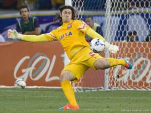 Cássio treina e deve voltar ao gol do Corinthians contra o Vasco