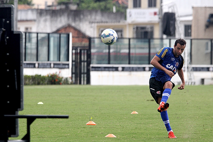 Nenê fará sua estreia em São Januário nesta quinta-feira