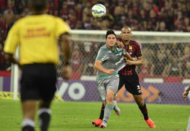 No final, a partida terminou empata, com 3 gol para cada lado e 2 atletas palmeirenses expulsos. Foto: Atlético PR Oficial