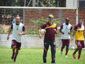 Série B: Sonhando com G4, Sampaio finaliza preparação e inicia viagem à Alagoas