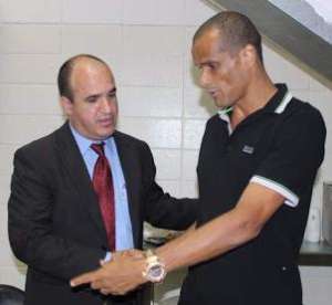 Luiz Henrique de Oliveira impede 