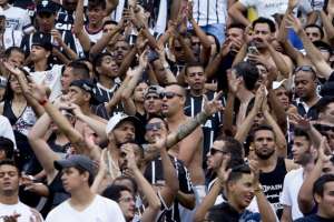 Torcedor do Corinthians é detido com meio quilo de explosivos em São Januário
